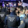 La Policía Local de Elche controla los aforos: desalojan un pub con capacidad para 98 personas, pero había 216