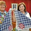 Pañuelos de «Estic en festes!» y vasos reutilizables para las Fiestas de Santa Pola