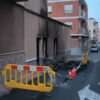 El incendio de una furgoneta en Santa Pola provoca daños en una vivienda y en el cableado público